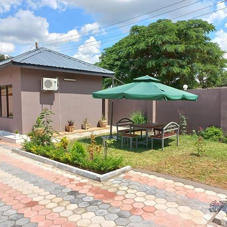 Kasuda Rooms - Cosy Self Contained Rooms Livingstone Extérieur photo