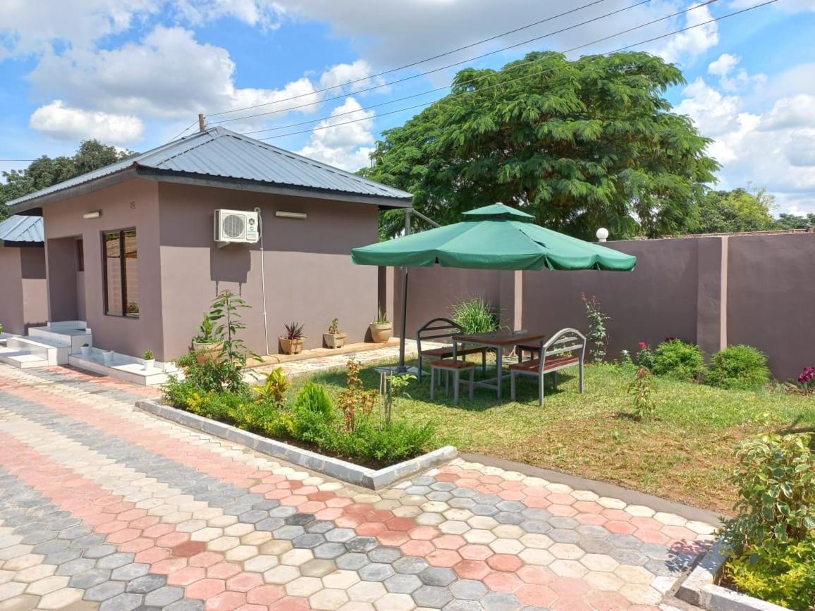 Kasuda Rooms - Cosy Self Contained Rooms Livingstone Extérieur photo