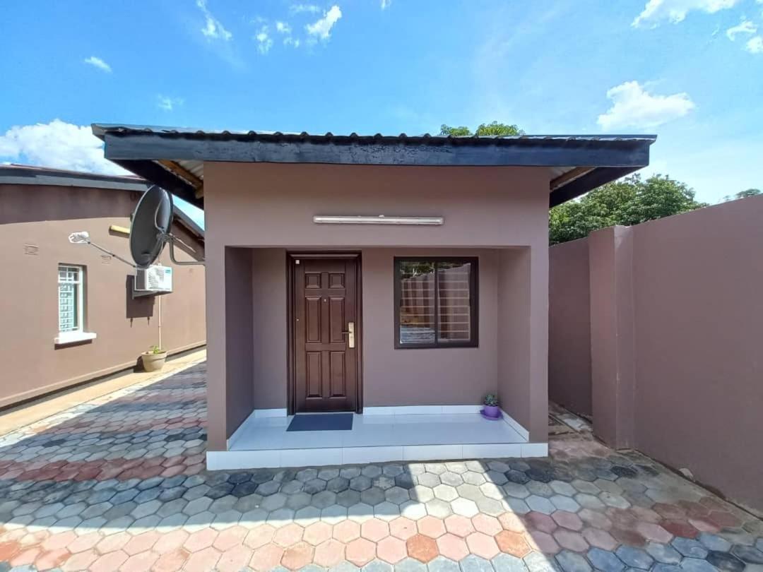 Kasuda Rooms - Cosy Self Contained Rooms Livingstone Extérieur photo