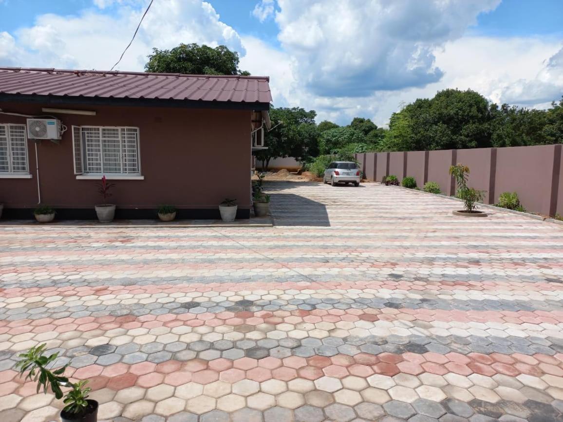Kasuda Rooms - Cosy Self Contained Rooms Livingstone Extérieur photo