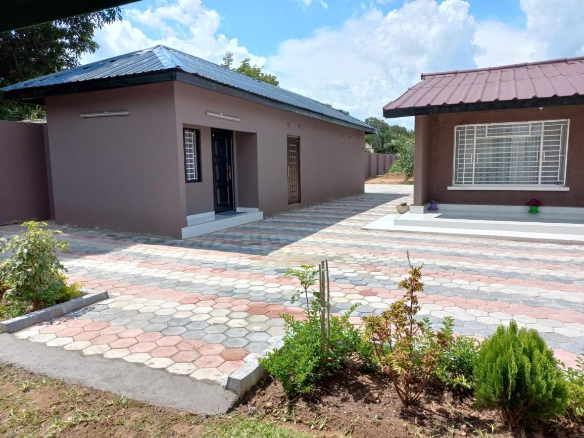 Kasuda Rooms - Cosy Self Contained Rooms Livingstone Extérieur photo
